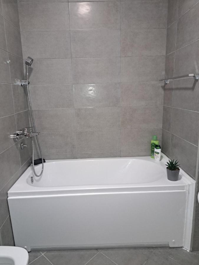 Apartman A&M Tivat Buitenkant foto