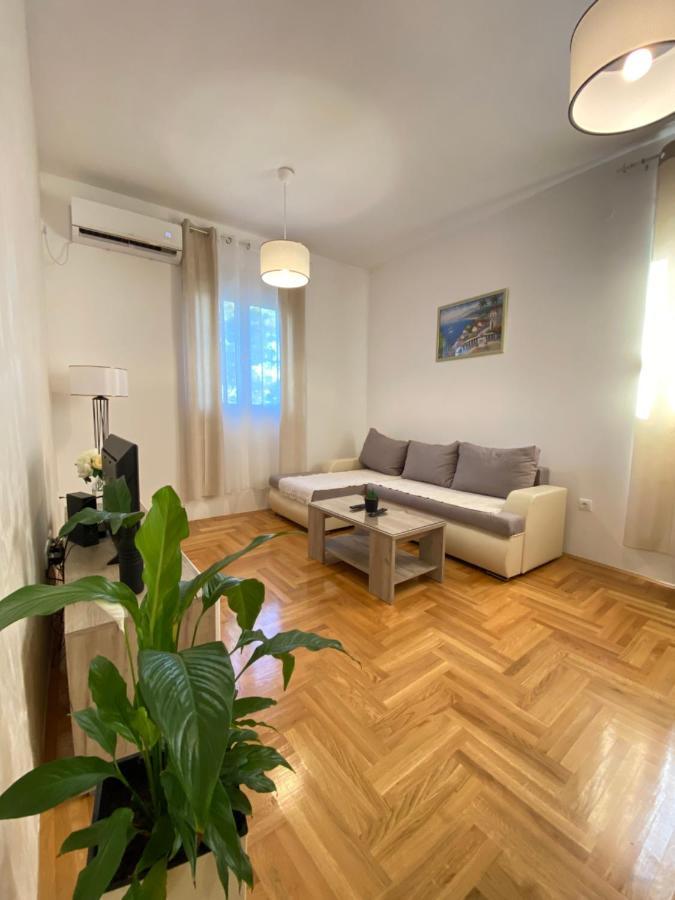 Apartman A&M Tivat Buitenkant foto