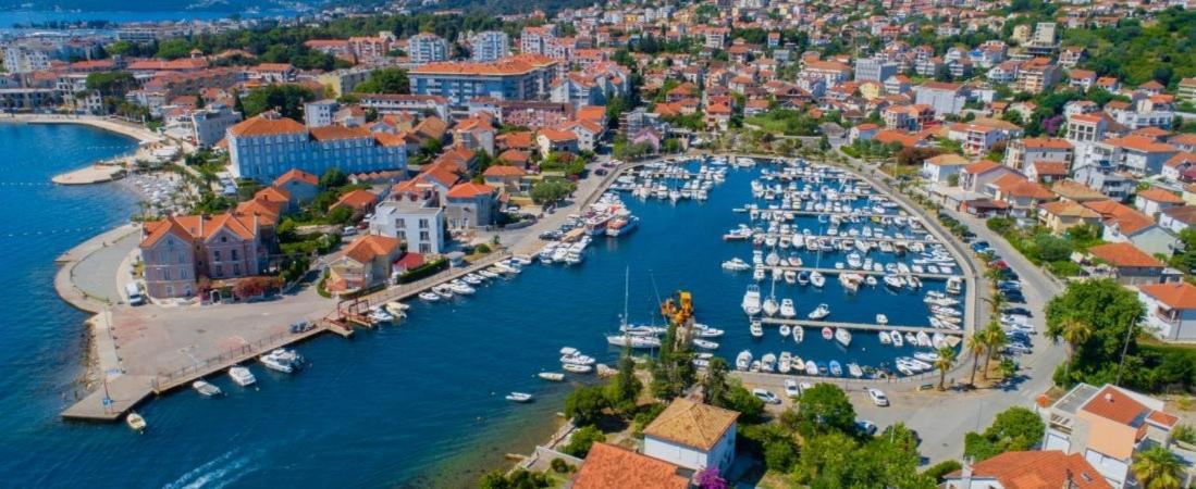 Apartman A&M Tivat Buitenkant foto