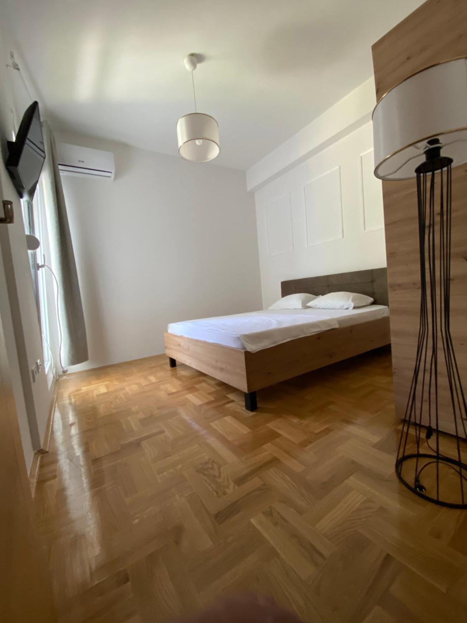 Apartman A&M Tivat Buitenkant foto